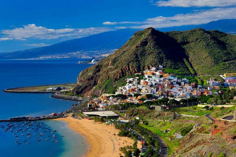 Bright Spacious Apartment, 2 Min Walk From Beach Candelaria Exterior photo